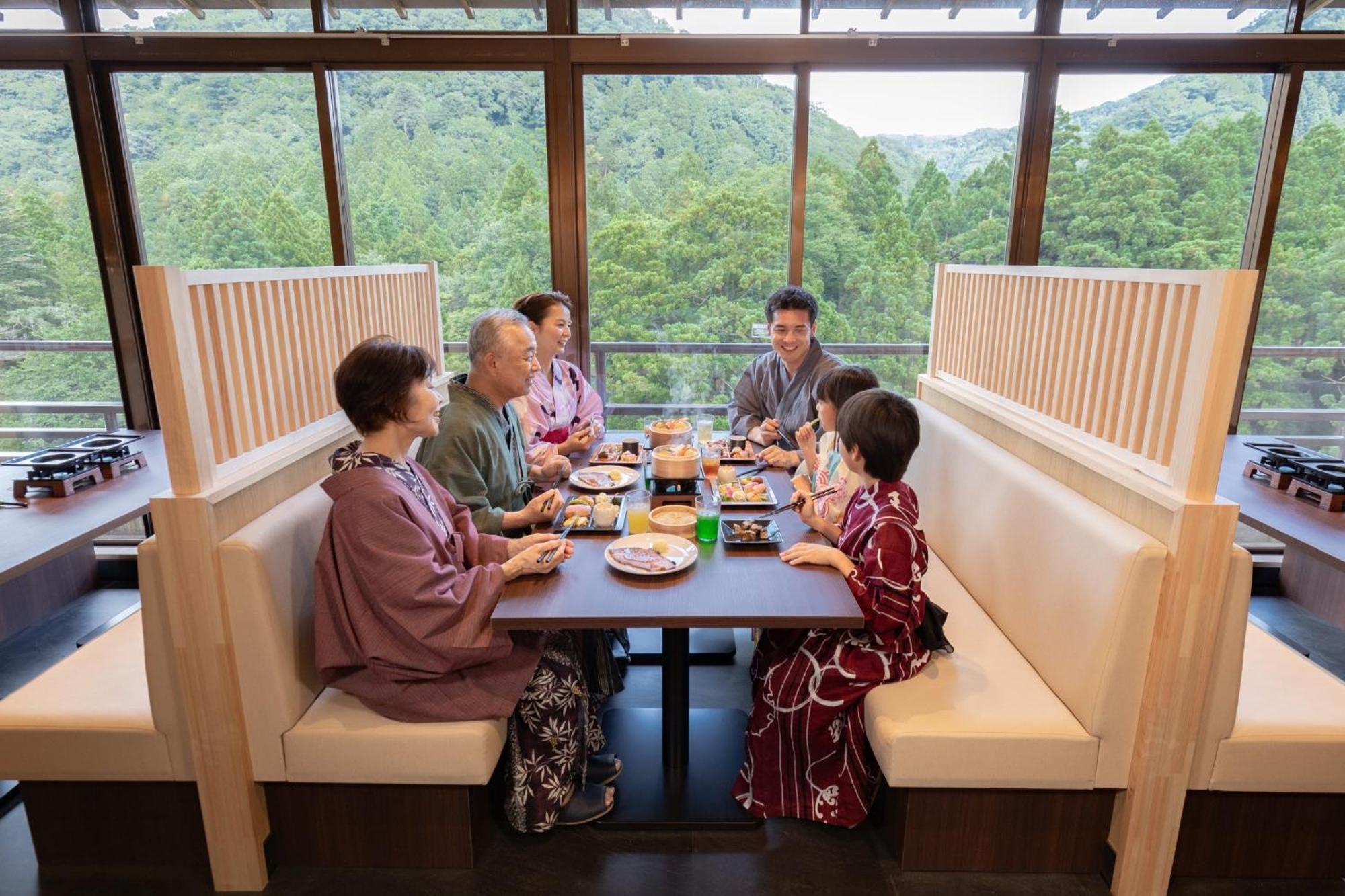 Готель Ooedo Onsen Monogatari Premium Yoshinoya Irokuen Каґа Екстер'єр фото